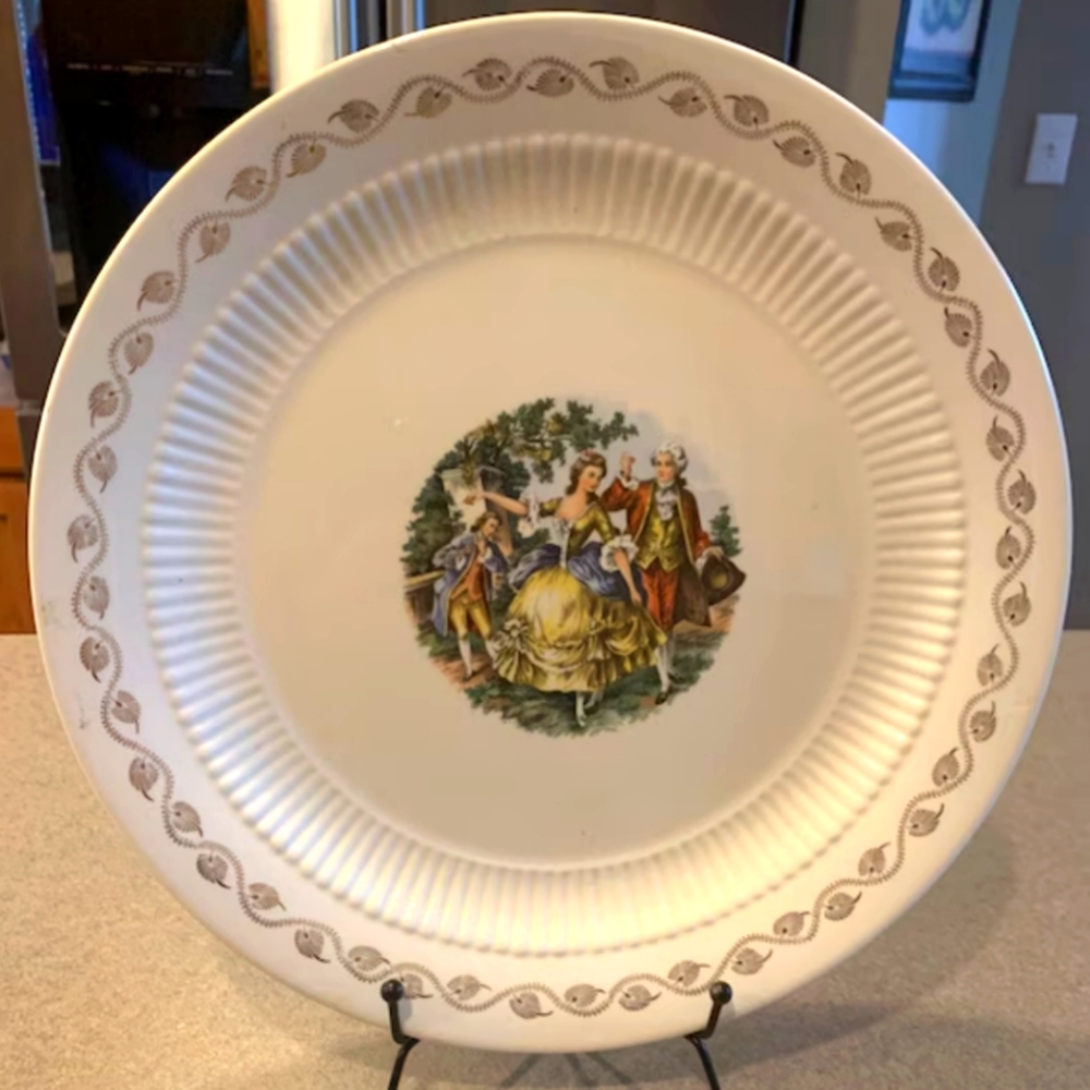Royal China Inc. Early American Dinner Plate